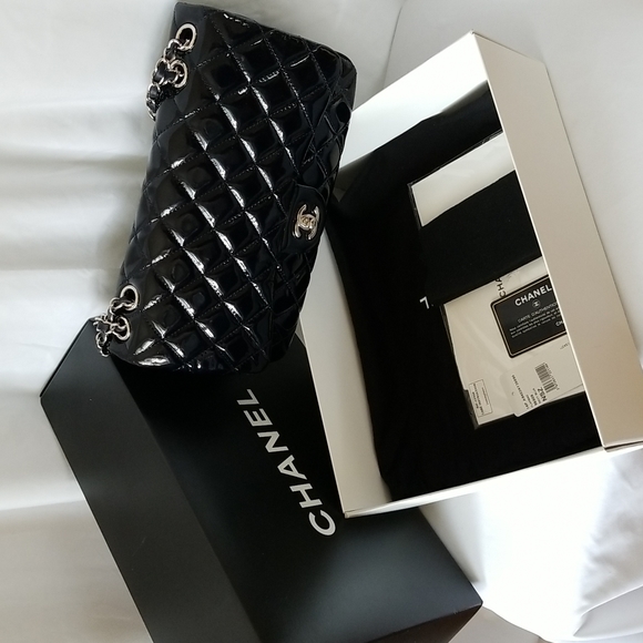 CHANEL Classic Flap Quilted Patent Bag. - Picture 14 of 16